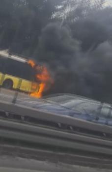 Bakırköy'de İETT otobüsünde yangın -1