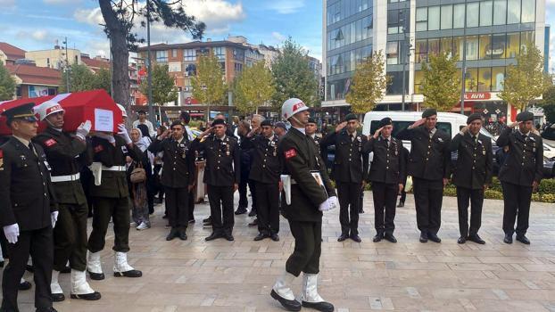 Kıbrıs gazisi astsubay Karan, askeri törenle uğurlandı