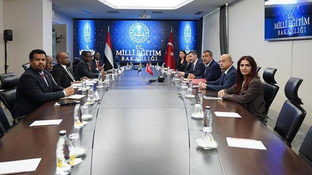 Bakan Tekin, Sudan Eğitim Bakanı Hajar ile bir araya geldi