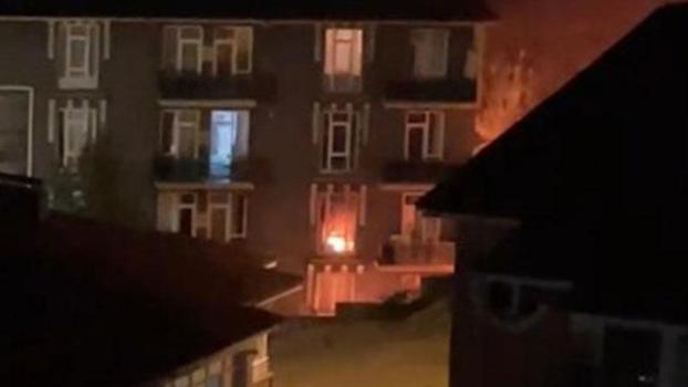 Yangında, 2 öğrenci dumandan etkilendi