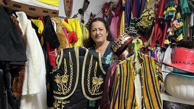 Memurluğu bıraktı, kostüm tasarımı merakını mesleğe dönüştürdü