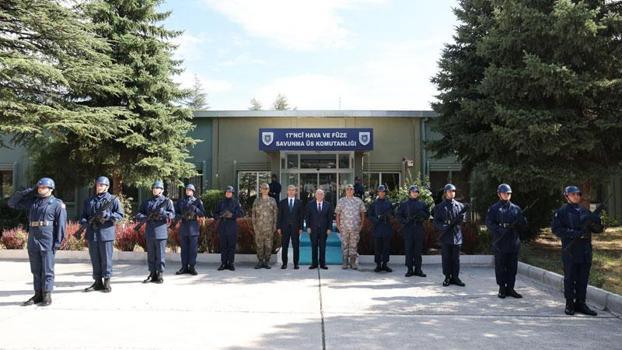 Bakan Güler, Afyonkarahisar'da birlikleri denetledi