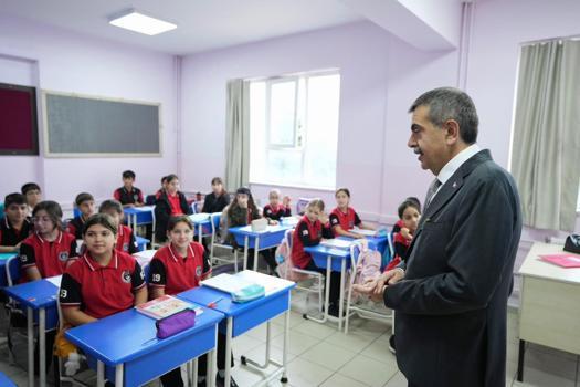 Bakan Tekin: Derslik başına düşen öğrenci sayısı, OECD ortalamasının üzerinde