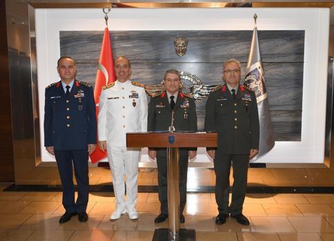 Genelkurmay Başkanı Bayraktaroğlu, Hava Kuvvetleri Komutanı Dalkıran'ı ziyaret etti