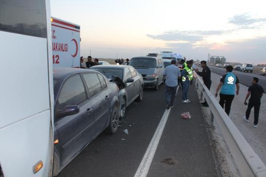 Kum fırtınasında zincirleme kaza; 16 yaralı (2)