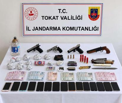 Tokat’ta uyuşturucu operasyonu: 20 kişi gözaltına alındı