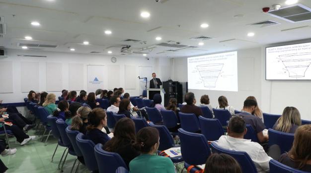 Yeditepe Üniversitesi Koşuyolu Hastanesi’nde ‘Yaşam Boyu Güvenli Bakım’ programı düzenlendi