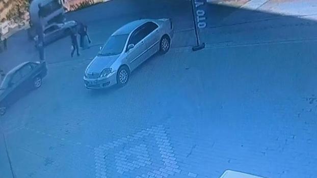 Beton mikseri ile otomobilin çarpıştığı kaza kamerada