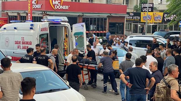 2'si yoldan geçen 3 kişinin yaralandığı silahlı kavgaya ilişkin 1 tutuklama
