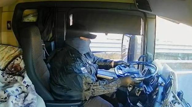 Türk TIR'ı, İtalya'da maskeli ve silahlı 4 kişi tarafından gasbedildi