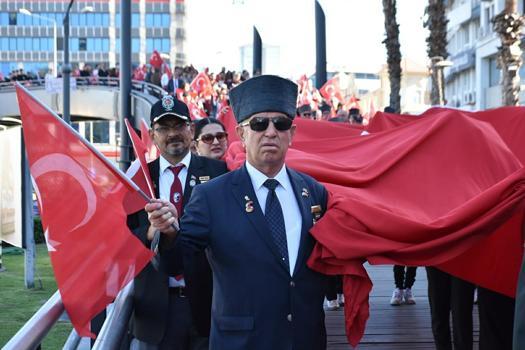 İzmir’de 'Gaziler Günü Yürüyüşü’ gerçekleştirildi