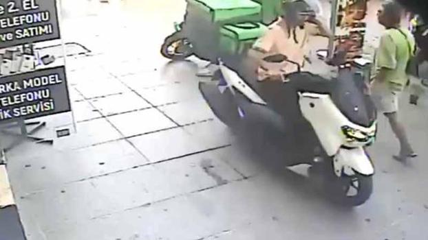 Bakırköy’de motokuryeye yumruklu saldırı kamerada; şikayetçi oldu