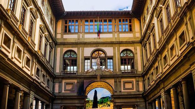 İtalya'da şiddetli yağış nedeniyle Uffizi Galerisi'ni su bastı
