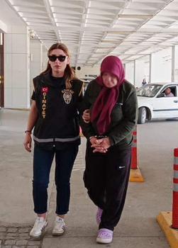 Ölümü şüpheli bulundu, takibe alınan eşi Yunanistan sınırında yakalandı
