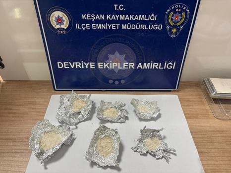 Edirne’de uyuşturucuyla yakalanan 2 şüpheliye gözaltı
