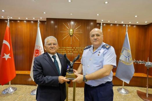 Başkan Büyükkılıç’tan Garnizon Komutanı ve 2'nci Hava Bakım Fabrika Müdürüne ziyaret