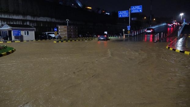 Trabzon'da sağanak