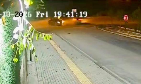 Osmaniye'de 2 otomobilin çarpışması kamerada; 3 yaralı