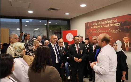 Bursa Şehir Hastanesi’nde irtibat ofisi, sosyal market ve kütüphane hizmete girdi
