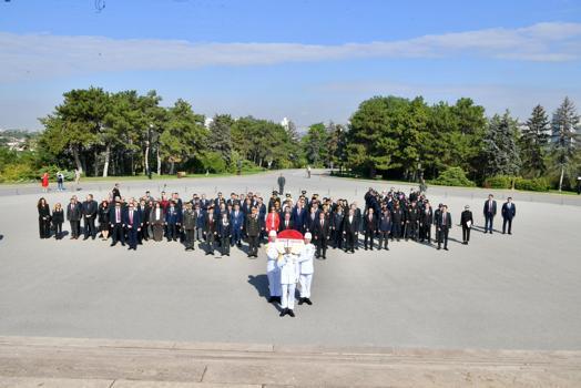 Ankara Valisi Canbolat, Anıtkabir'i ziyaret etti