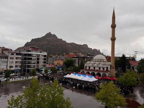 Şehit polis memuru, Giresun'da son yolculuğuna uğurlandı