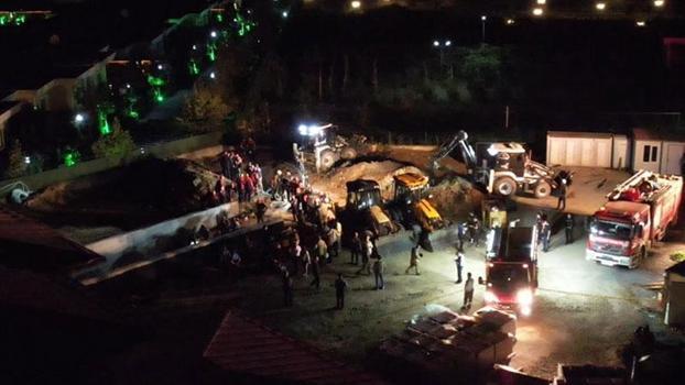 Büyükçekmece'de toprak kayması: 1 işçi kurtarıldı