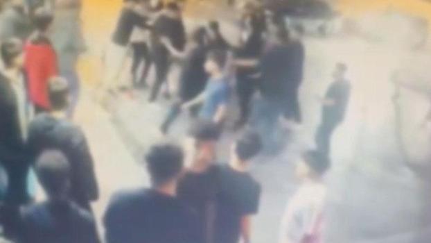 Bağcılar'da sanal medya tartışması bıçaklı kavgaya dönüştü: 2 yaralı
