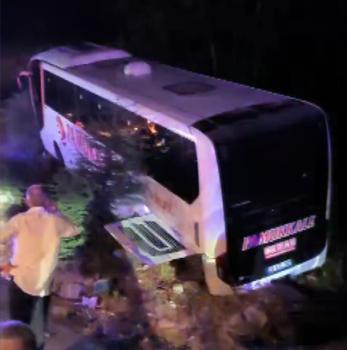Manisa'da otobüs kazası; yaralılar var -1