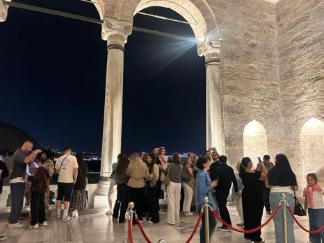 Topkapı Sarayı’nda gece ziyaretlerine yaz sezonunda 32 bine yakın kişi katıldı
