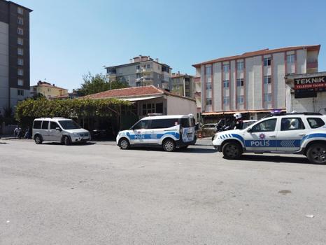 Kıraathane çalışanı, husumetlisini tüfekle ağır yaraladı