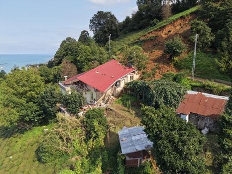 Rize'de sel gitti, çamur kaldı; hasar tespit çalışmaları başladı (2)