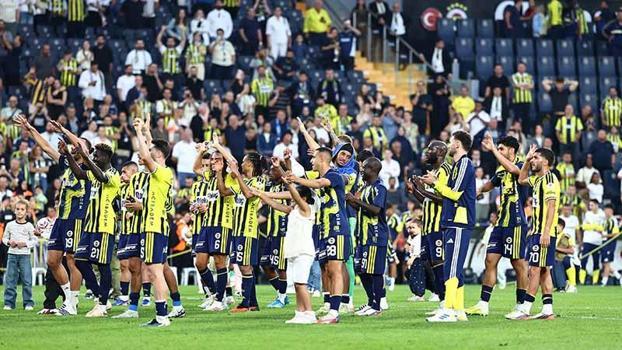Eyüpspor’u farklı geçen Fenerbahçe milli araya moralli girdi
