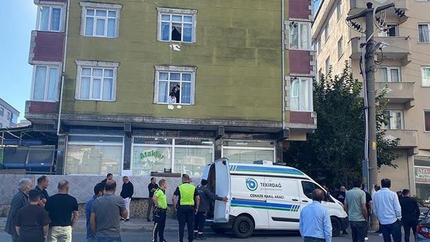 Tartıştığı eşini öldürüp, sabaha kadar başında bekledi