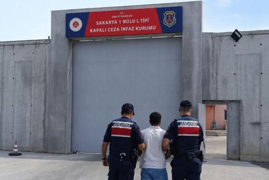 Sakarya'da 6 kilo esrar ile 102 kök kenevir ele geçirildi; 4 tutuklama
