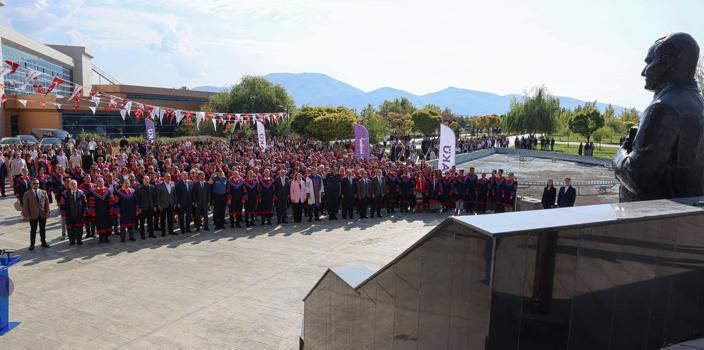 MAKÜ'de yeni akademik yıl başladı