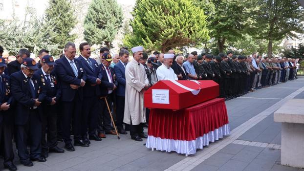 Kıbrıs gazisi Bahattin Şen, Amasya'da son yolculuğuna uğurlandı