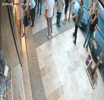 Kuyumcu dükkanında silahlı soygun girişimi: 2 yaralı