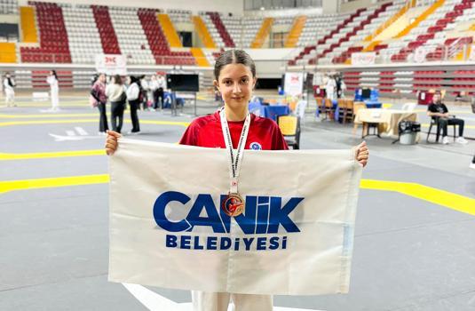 Samsunlu tekvandocu Asiye Nur Bilgin, Türkiye Şampiyonası’nda finalde