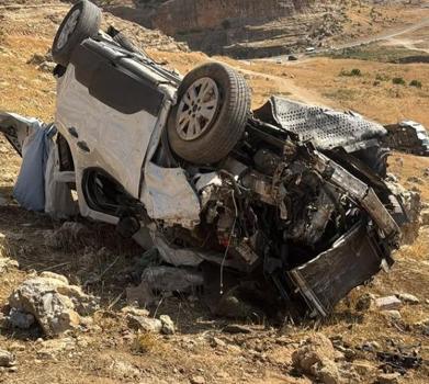Şırnak’ta hafif ticari araç uçuruma yuvarlandı: 2 yaralı