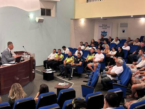 Bodrum'da okul servisi sürücülerine ve rehber personele bilgilendirme toplantısı