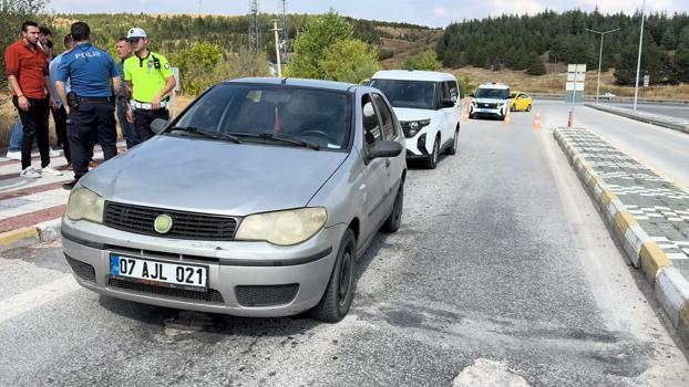 Kütahya’da taksicilerin yakalattığı korsan taksiciye 100 bin lira ceza