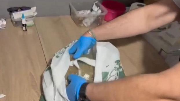 Kocaeli’de mutfağa gizlenmiş uyuşturucular ele geçirildi; 2 tutuklama