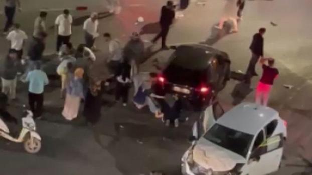 Sultangazi'de 3 aracın karıştığı zincirleme kaza: 5 yaralı