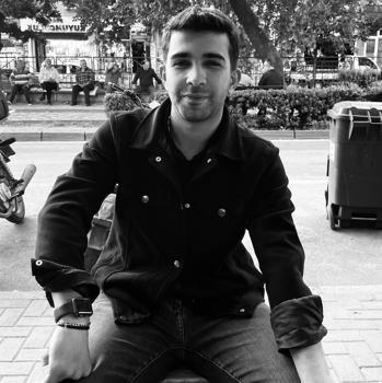 Bursa'da otomobiller çarpıştı: 1 ölü, 1 ağır yaralı