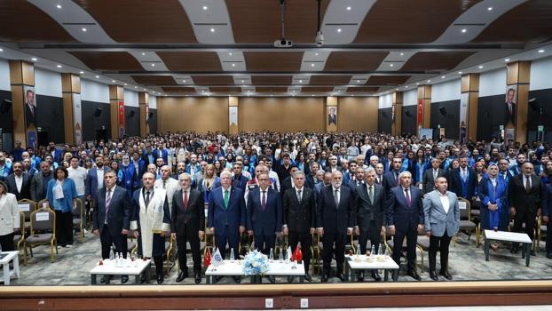 İstanbul Esenyurt Üniversitesi'nde yeni akademik yılın ilk dersi ‘milli teknoloji hamlesi’ oldu