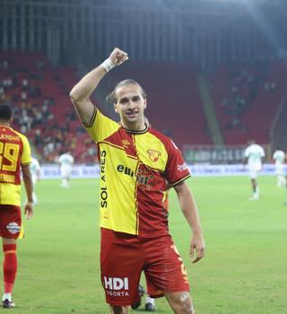 Göztepe'de Arda ve Taha formayı bırakmadı