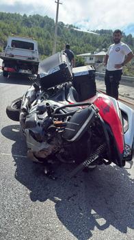 Bariyere çarpan motosikletin sürücüsü yaralandı
