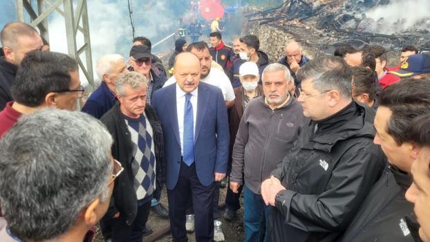 Köyde çıkan yangında 11 ev yandı (3)