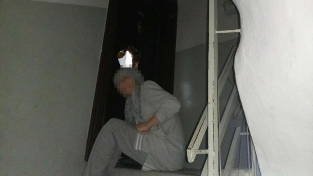 Apartmanda matkapla komşusunun çelik kapısını kıran kadına gözaltı