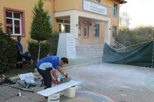 Muğla'da zarar gören Atatürk büstü, onarıldı